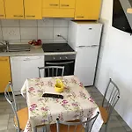 بيت للعطل House Mima