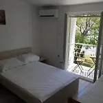بيت للعطل House Mima *