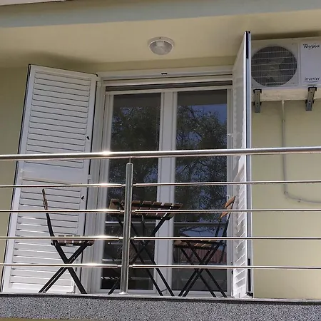 House Mima Паг